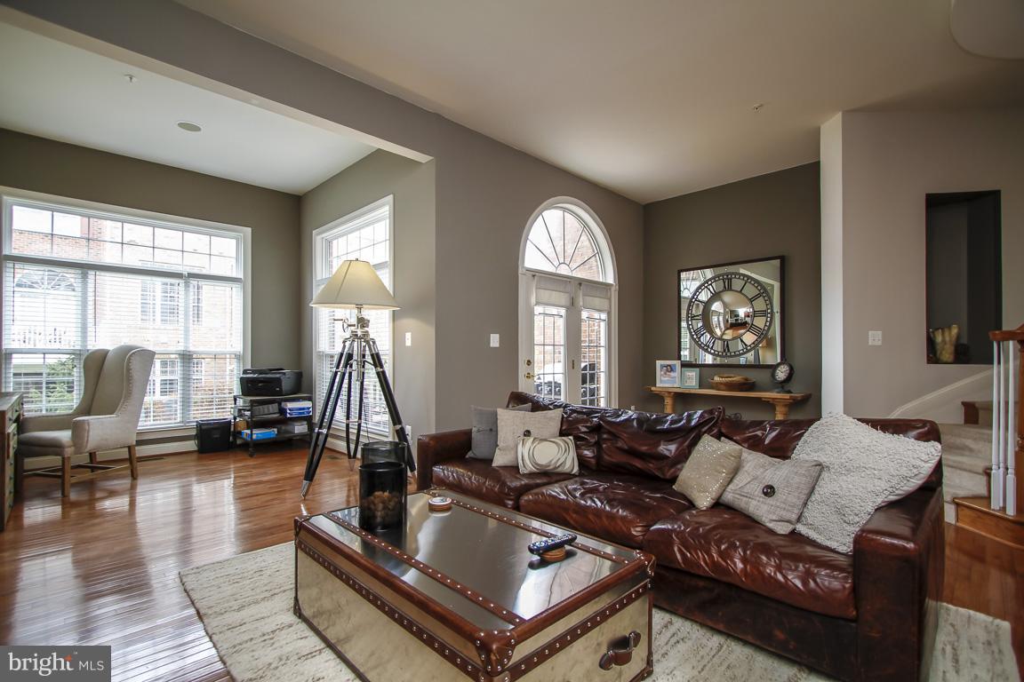 VINEYARDS OF ANNAPOLIS - Residential