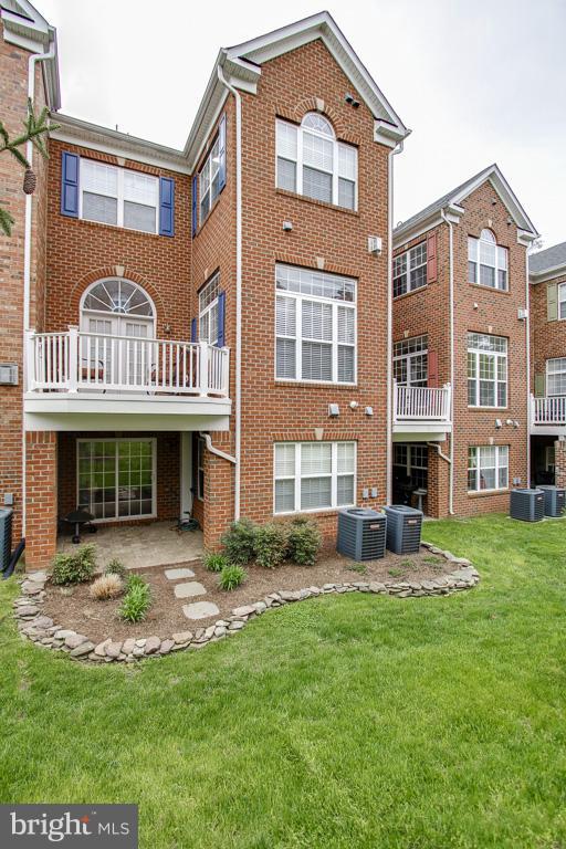 VINEYARDS OF ANNAPOLIS - Residential