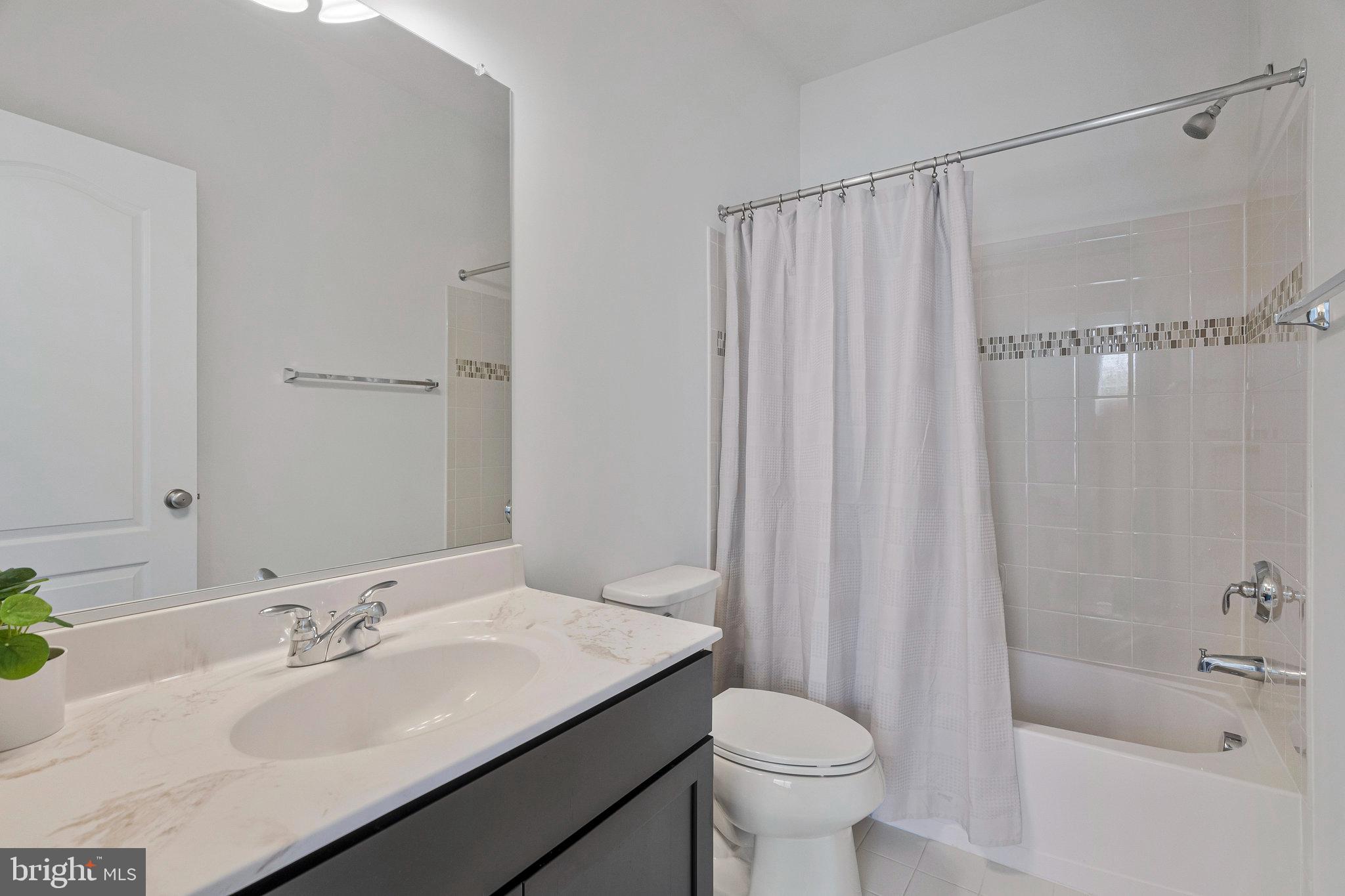 LOUDOUN VALLEY ESTATES 2 - Residential Lease