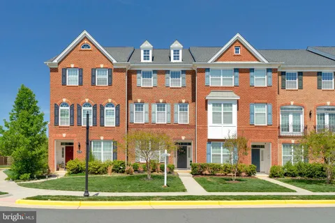 42990 Atoka Manor Terrace, Ashburn, VA MLS: VALO2094360
