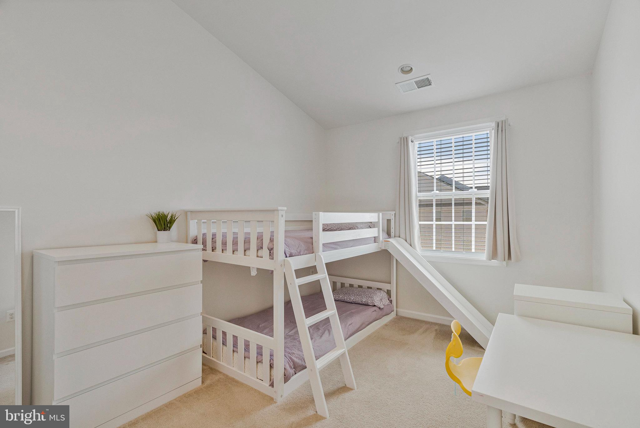 LOUDOUN VALLEY ESTATES 2 - Residential Lease