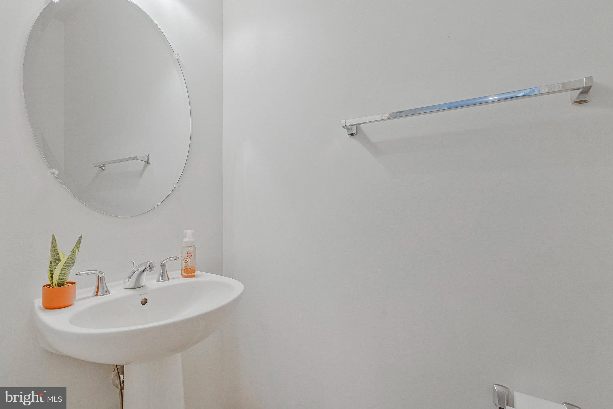 LOUDOUN VALLEY ESTATES 2 - Residential Lease