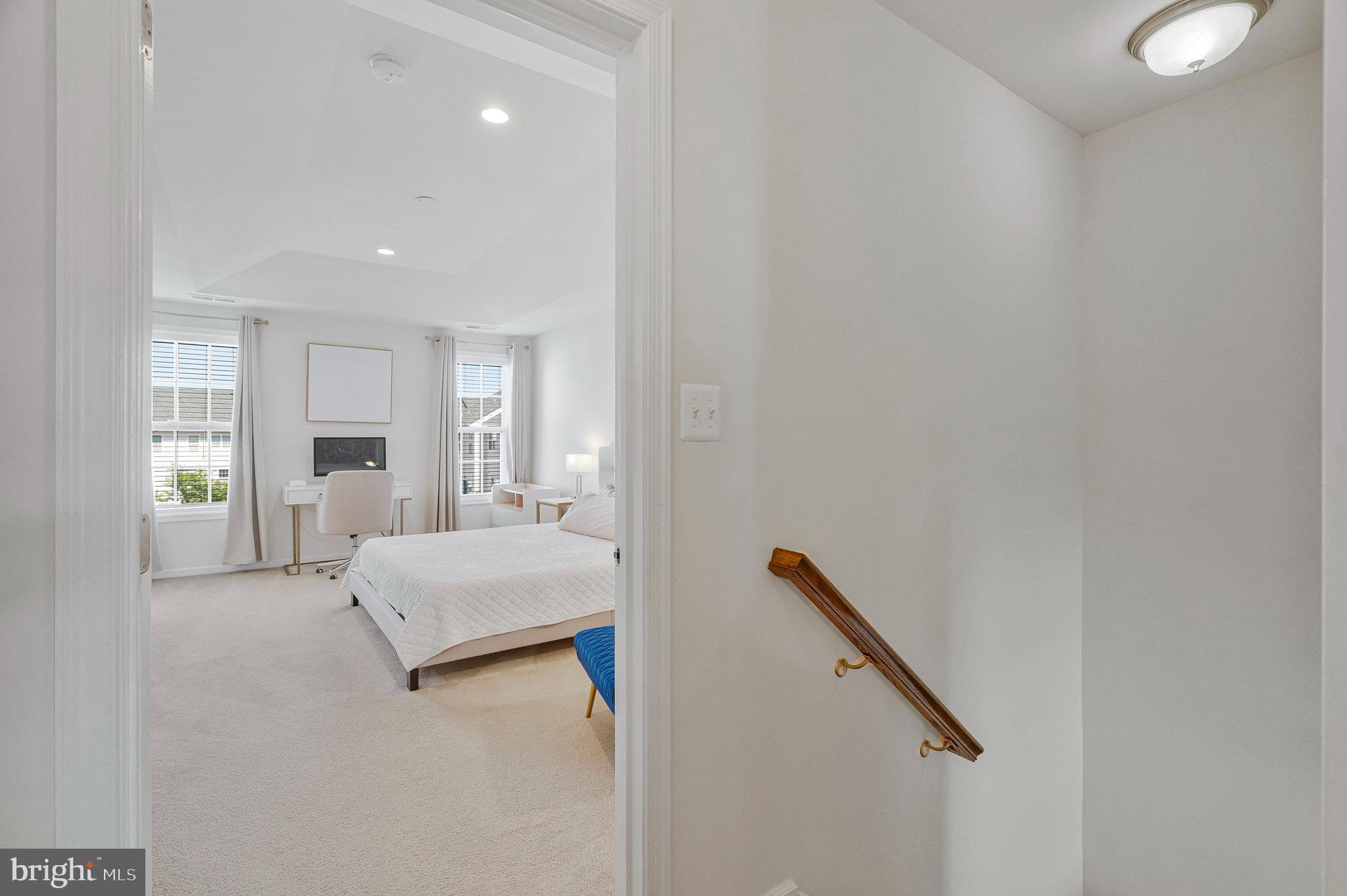 LOUDOUN VALLEY ESTATES 2 - Residential Lease