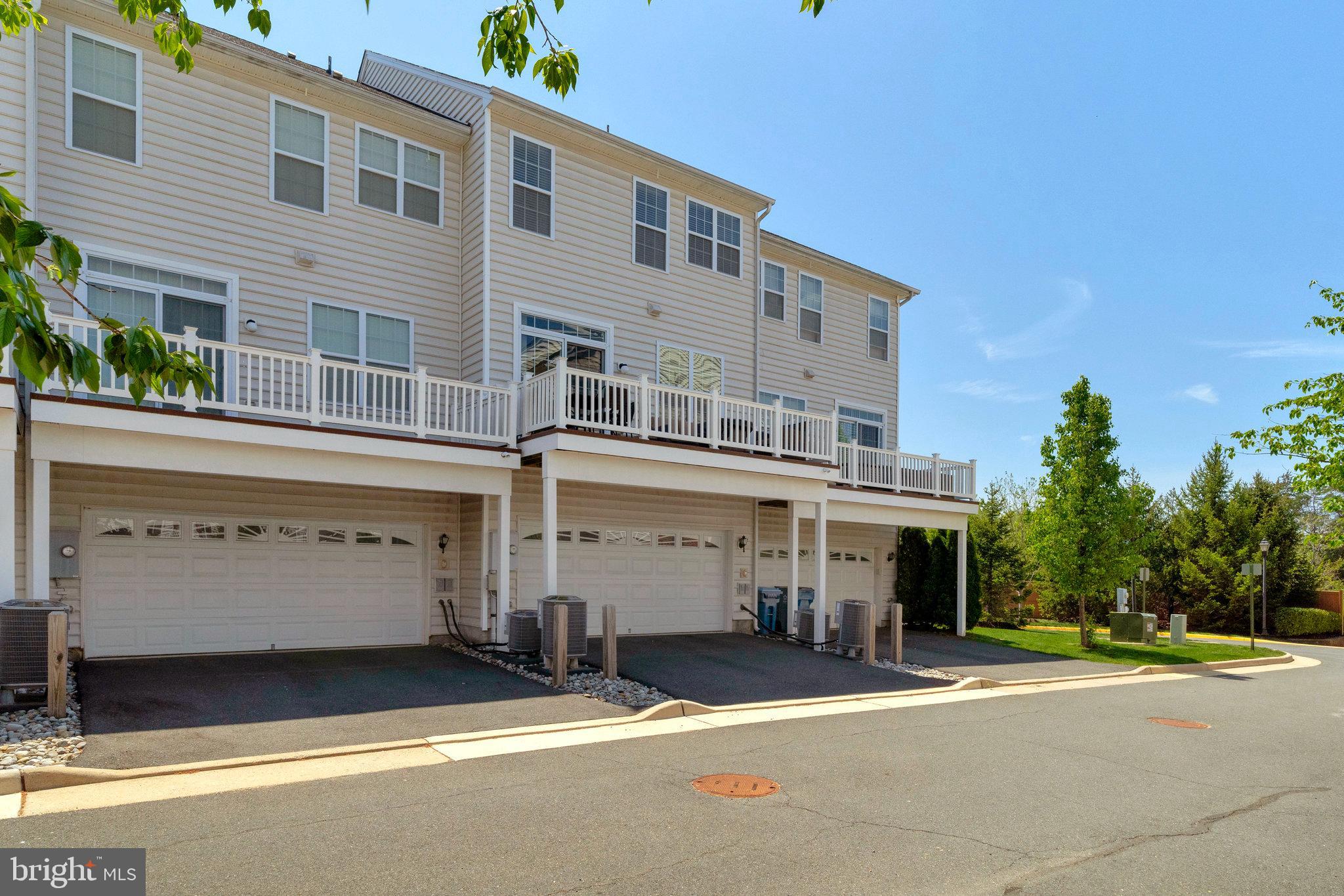 LOUDOUN VALLEY ESTATES 2 - Residential Lease