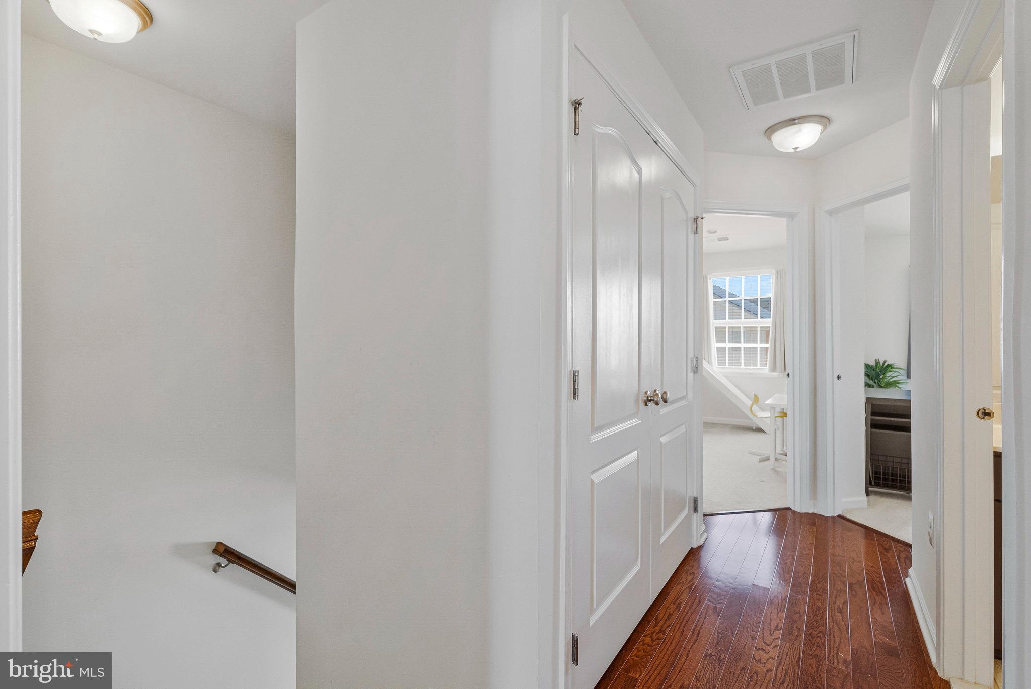 LOUDOUN VALLEY ESTATES 2 - Residential Lease