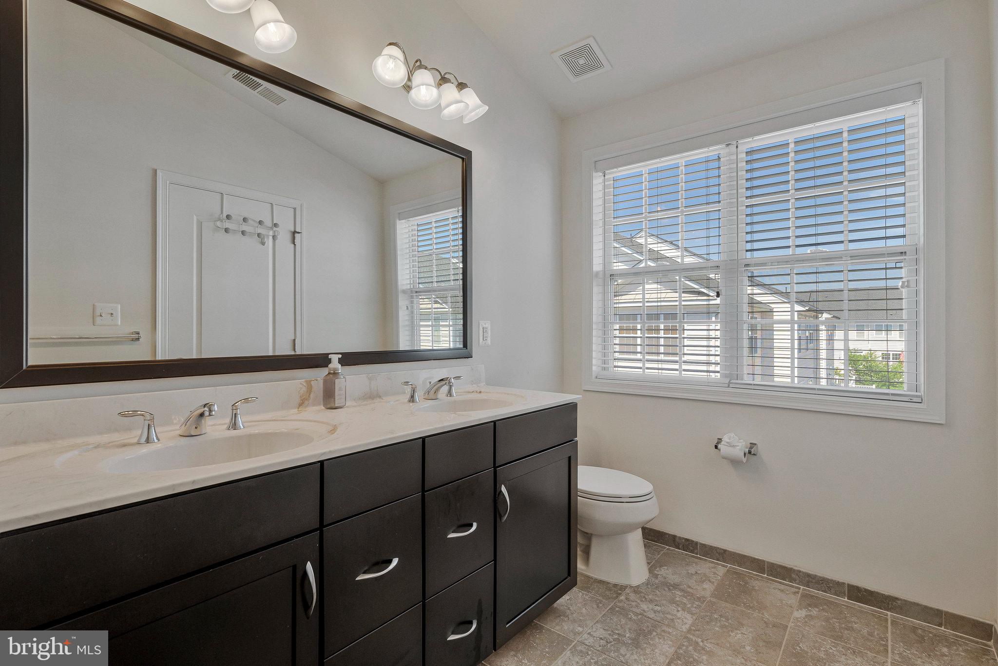 LOUDOUN VALLEY ESTATES 2 - Residential Lease