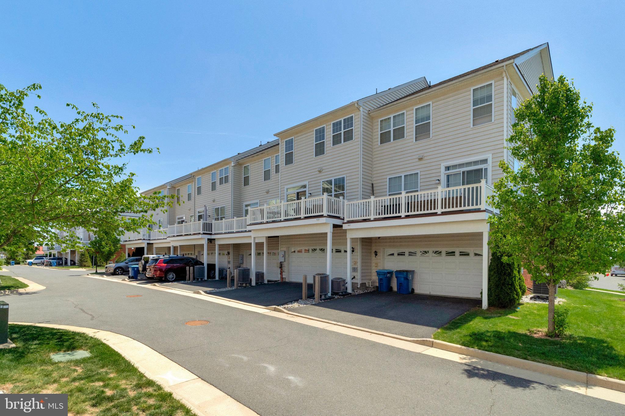 LOUDOUN VALLEY ESTATES 2 - Residential Lease