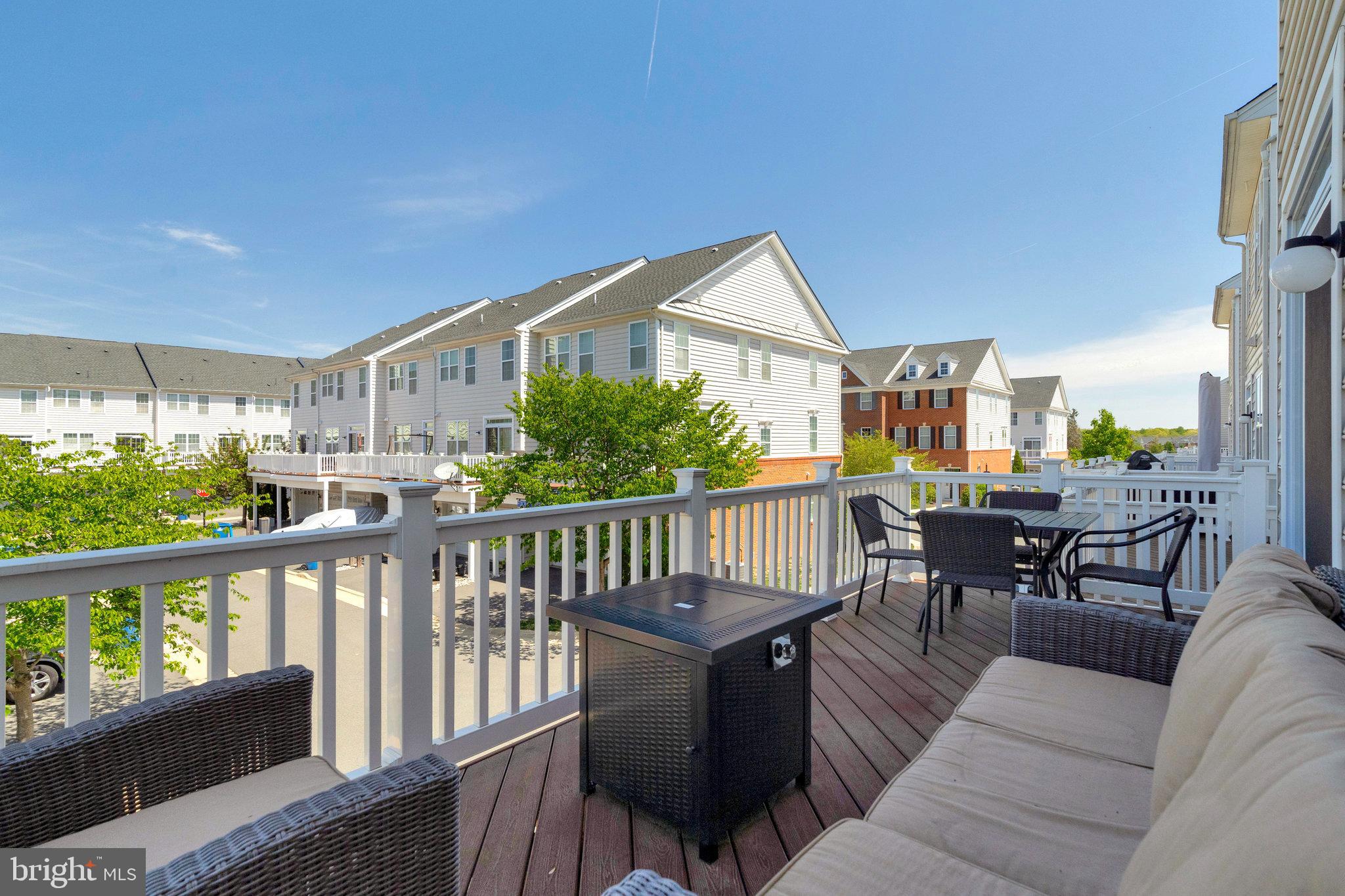 LOUDOUN VALLEY ESTATES 2 - Residential Lease