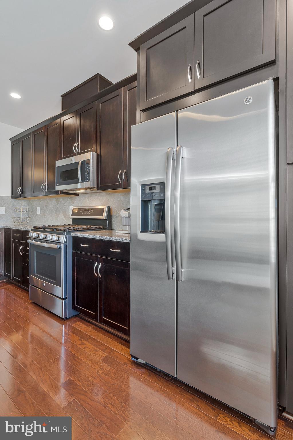 LOUDOUN VALLEY ESTATES 2 - Residential Lease