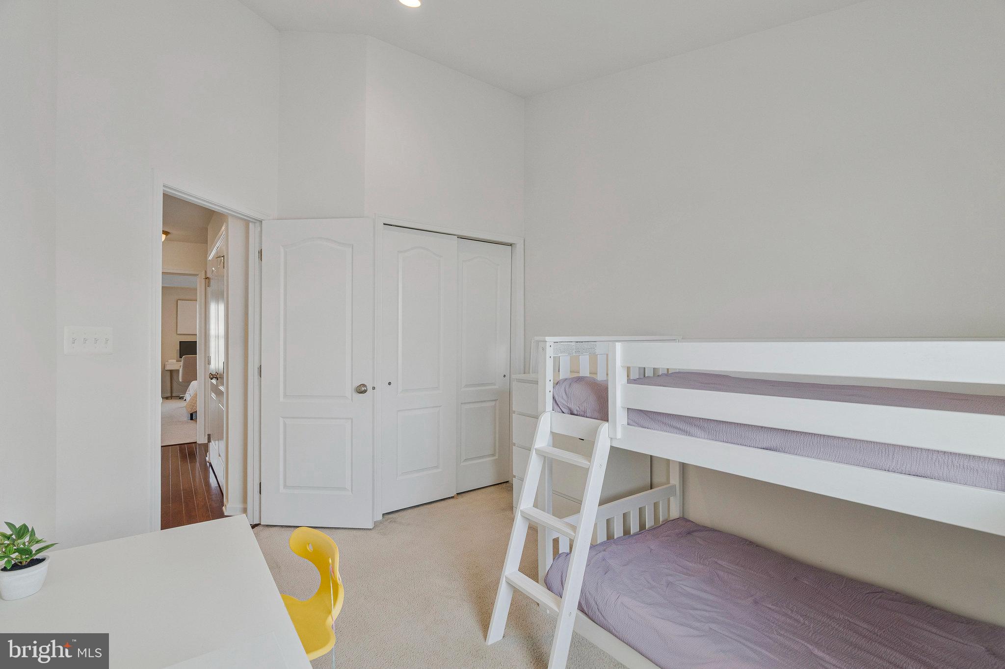 LOUDOUN VALLEY ESTATES 2 - Residential Lease