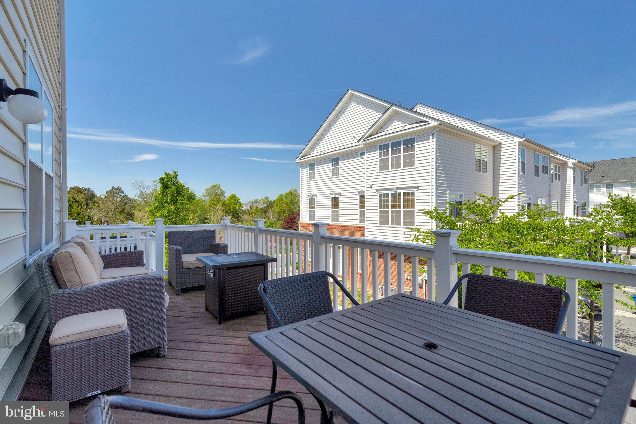 LOUDOUN VALLEY ESTATES 2 - Residential Lease