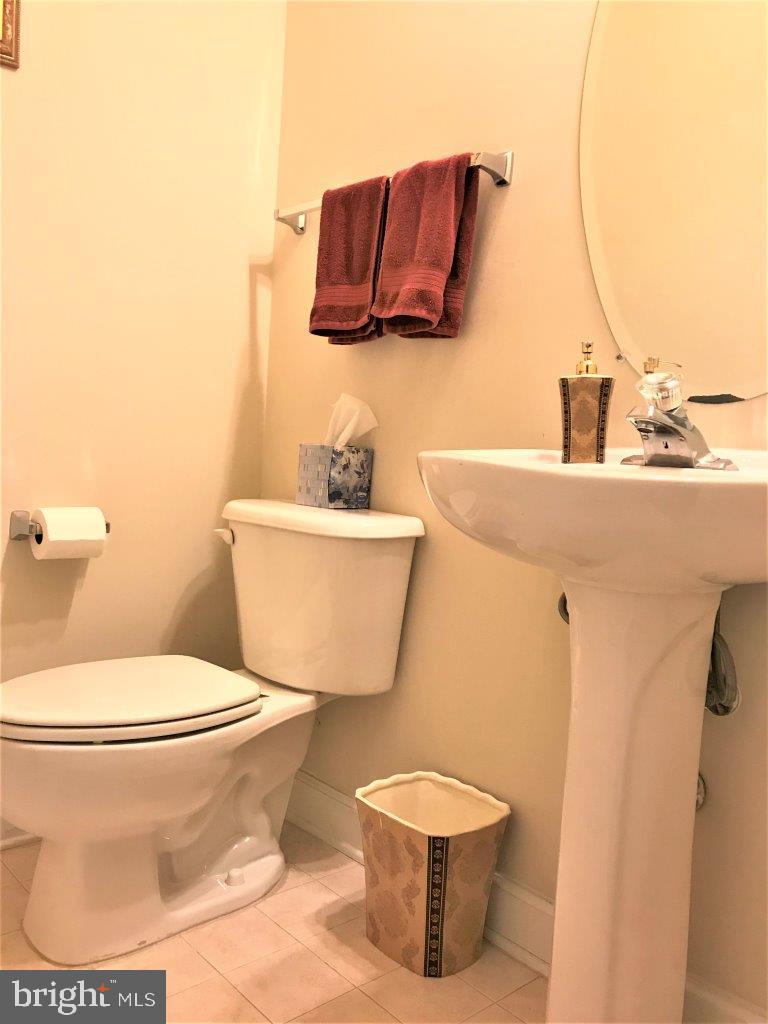 KING FARM BAILEYS COMMON - Residential Lease