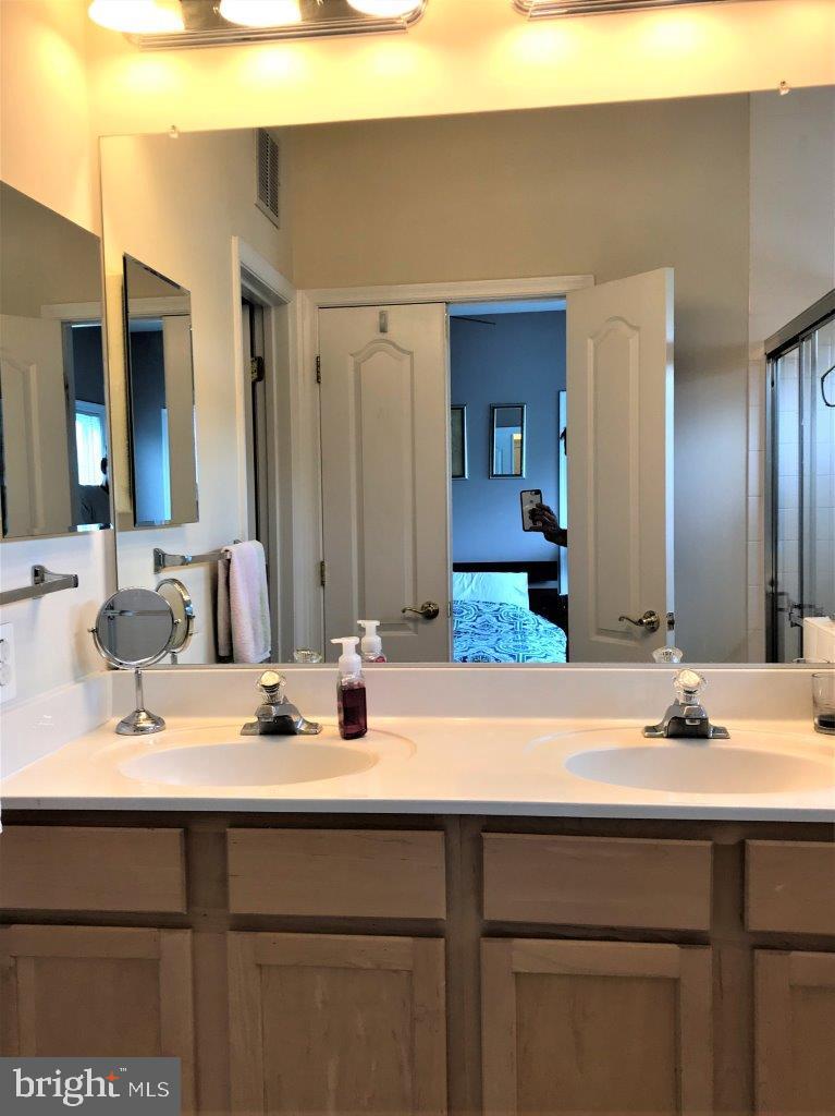 KING FARM BAILEYS COMMON - Residential Lease