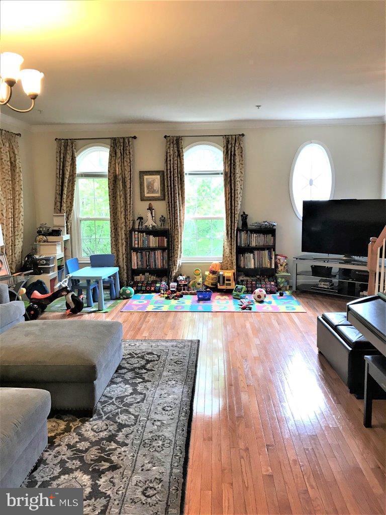 KING FARM BAILEYS COMMON - Residential Lease