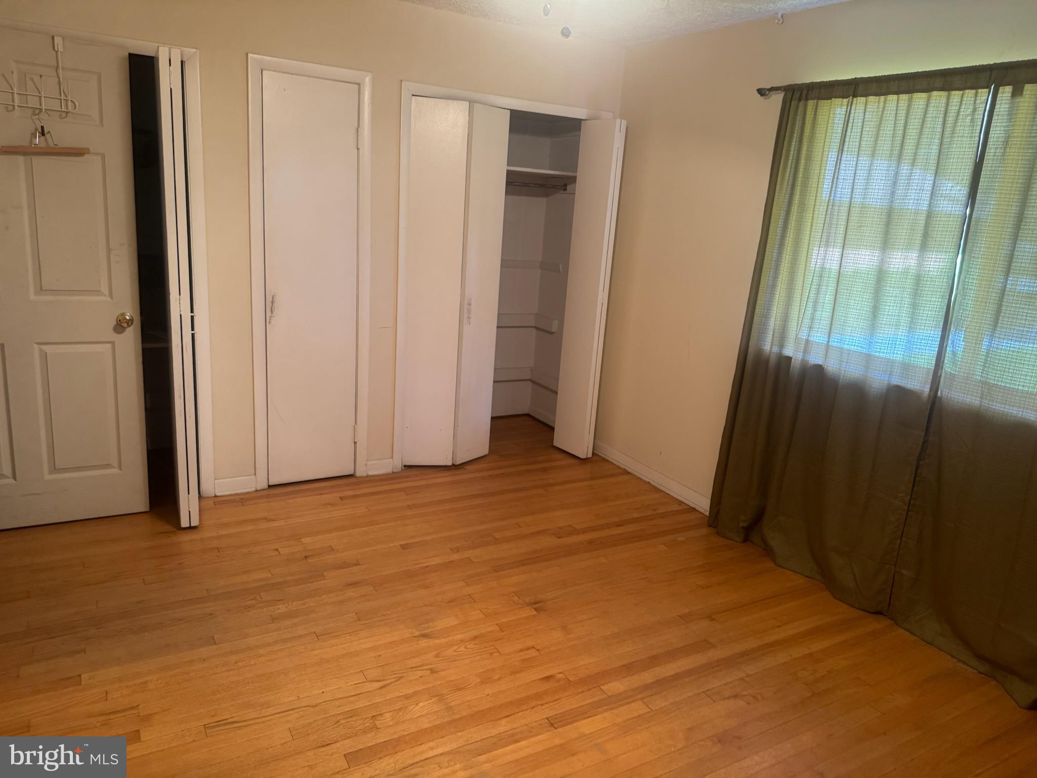 CLINTON - Residential