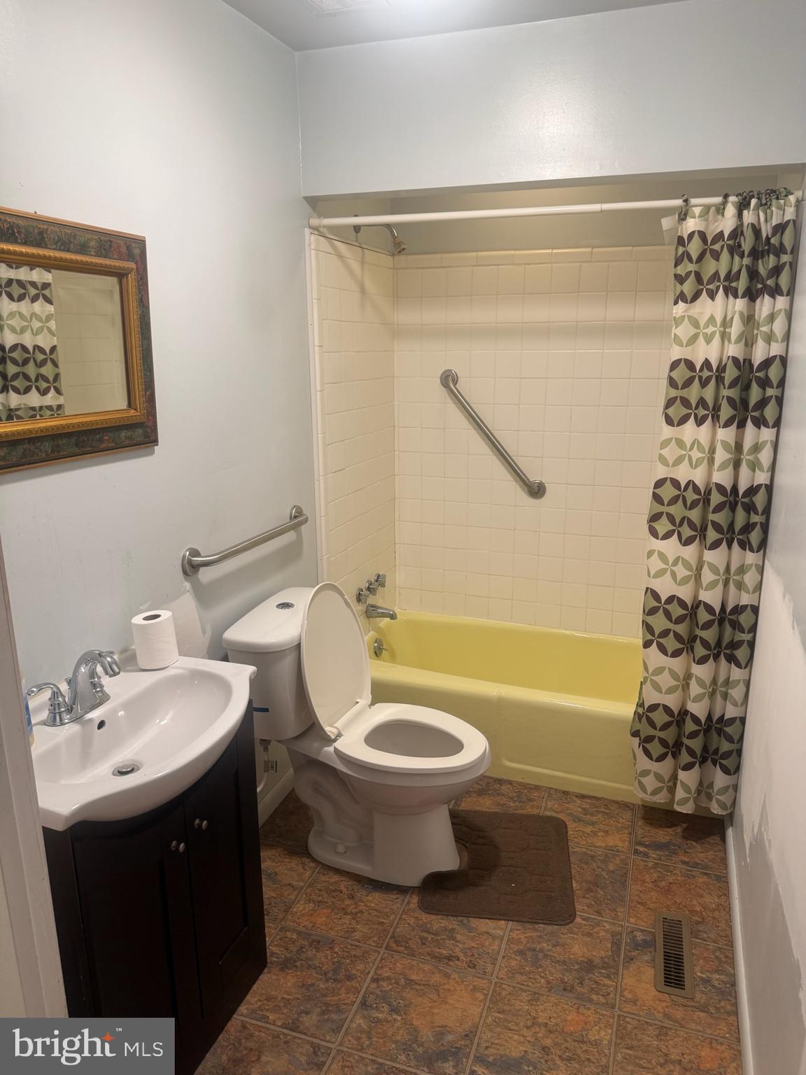 CLINTON - Residential