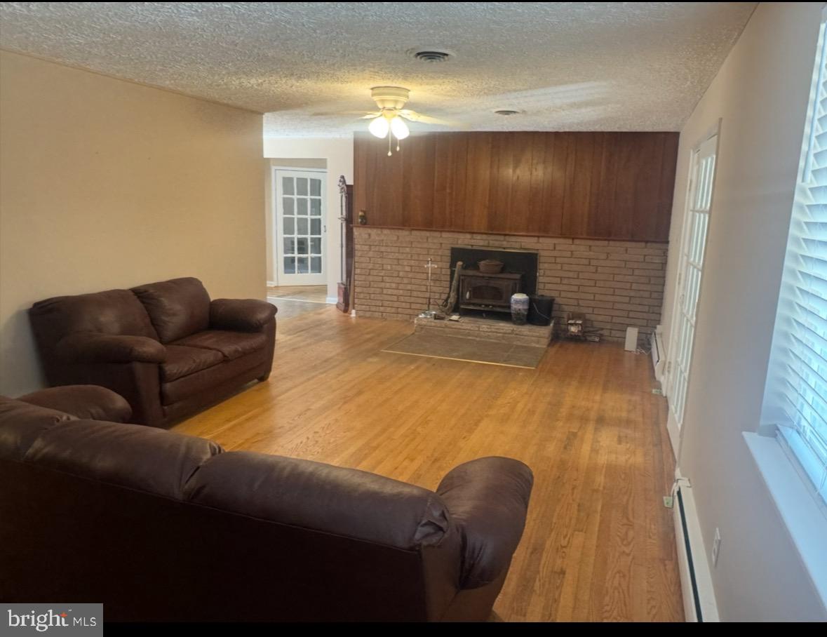 CLINTON - Residential