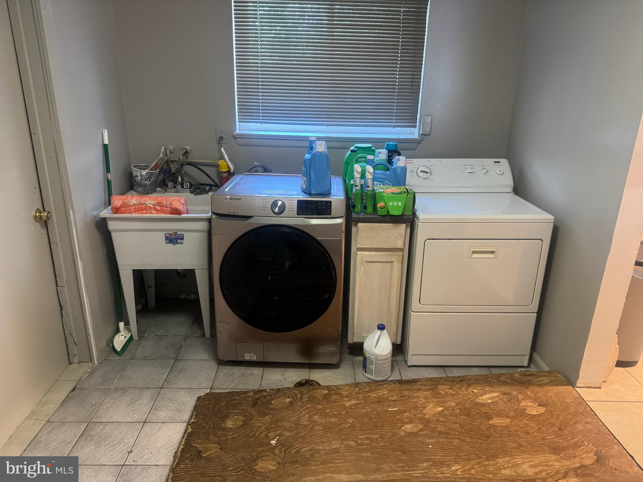 CLINTON - Residential