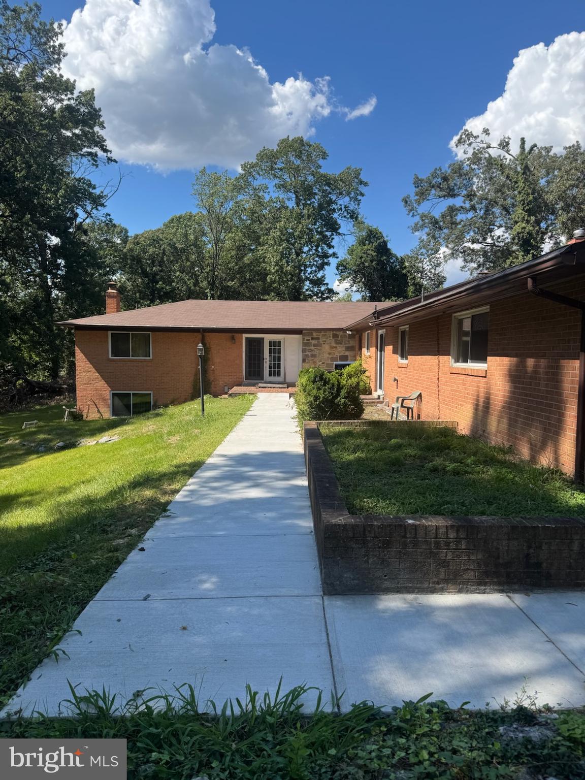 CLINTON - Residential