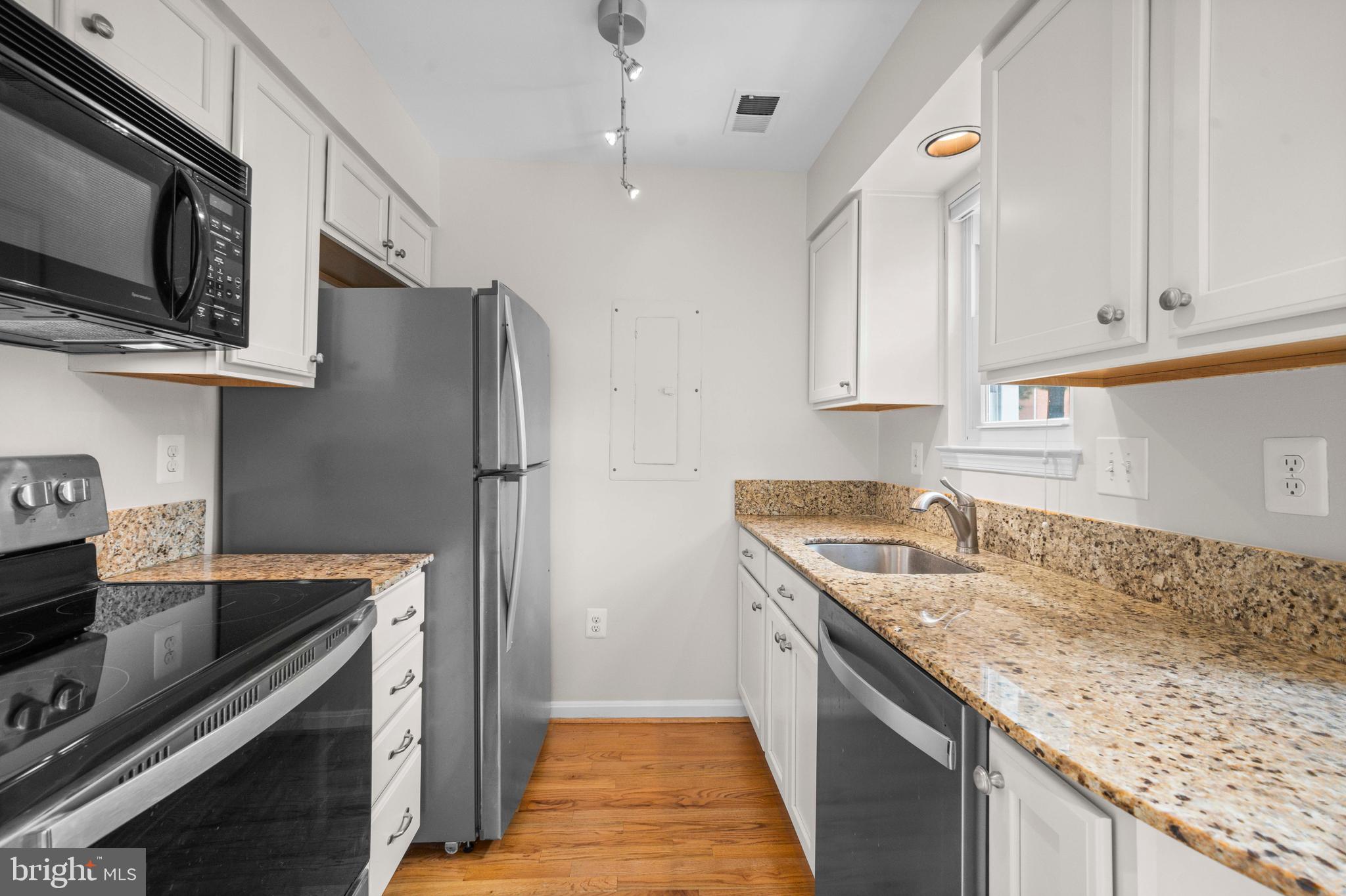 VERNON CORNER - Residential