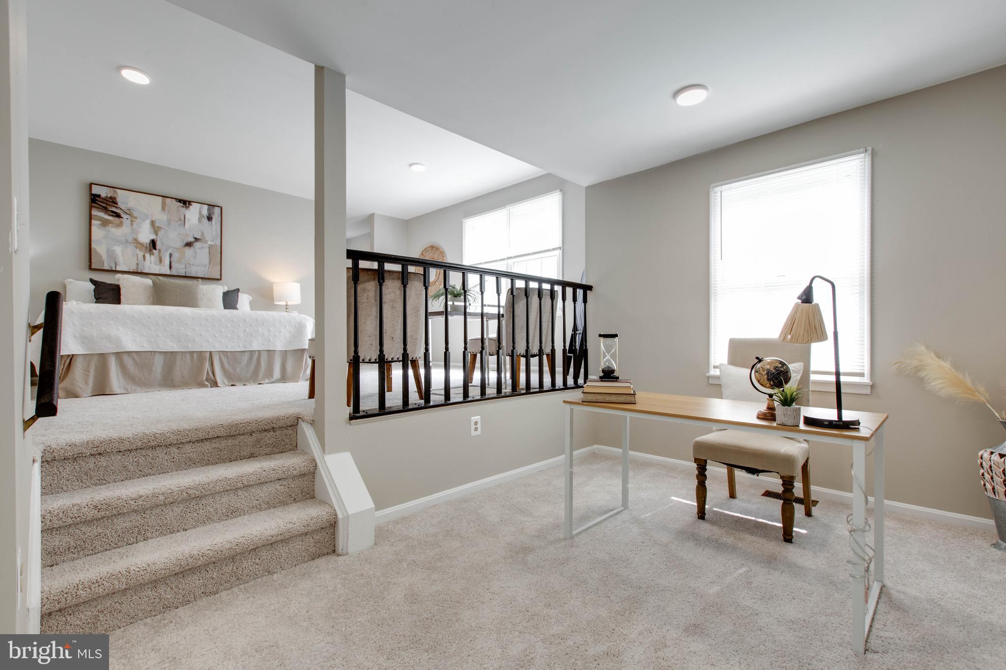 NAPLES MANOR - Residential