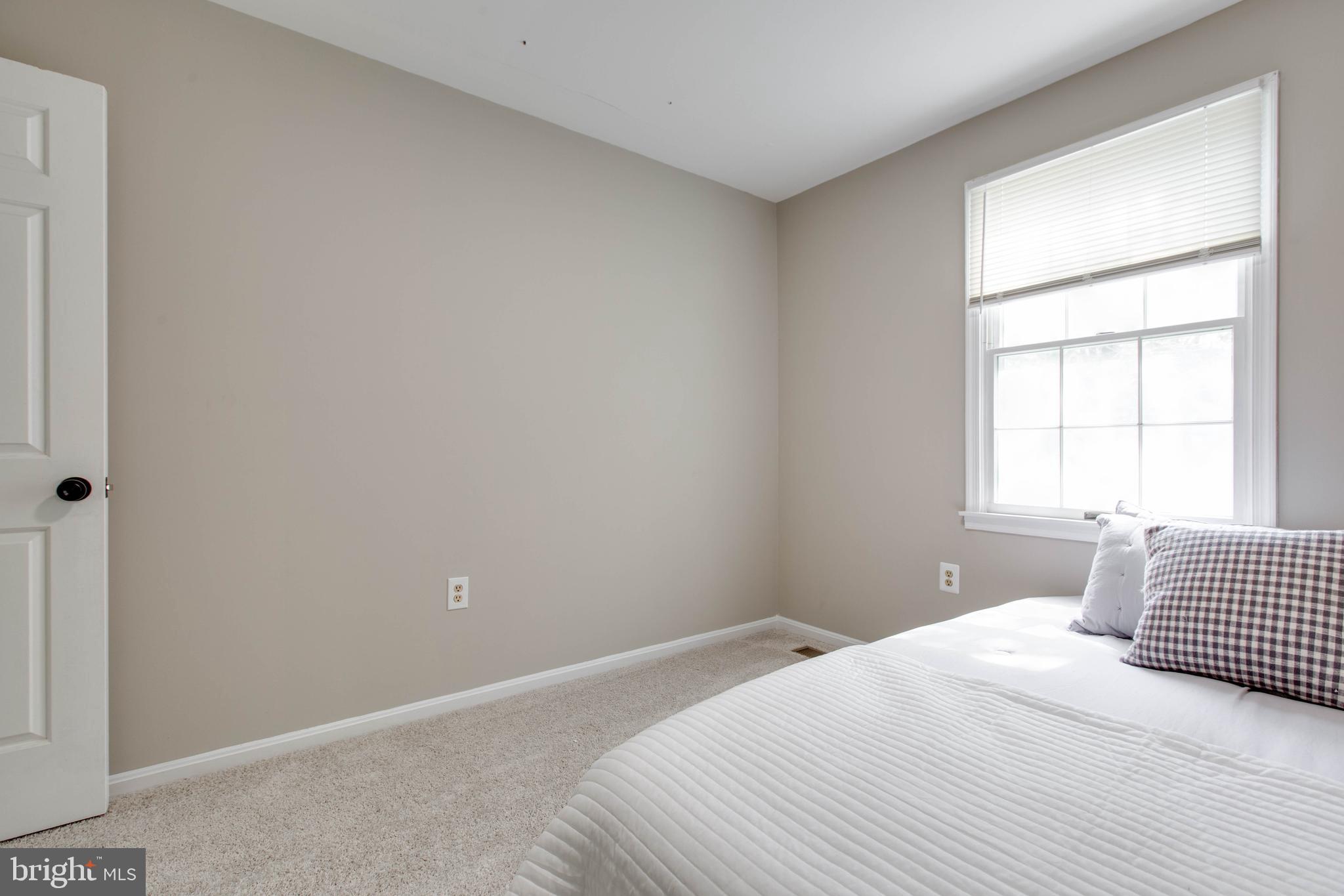 NAPLES MANOR - Residential
