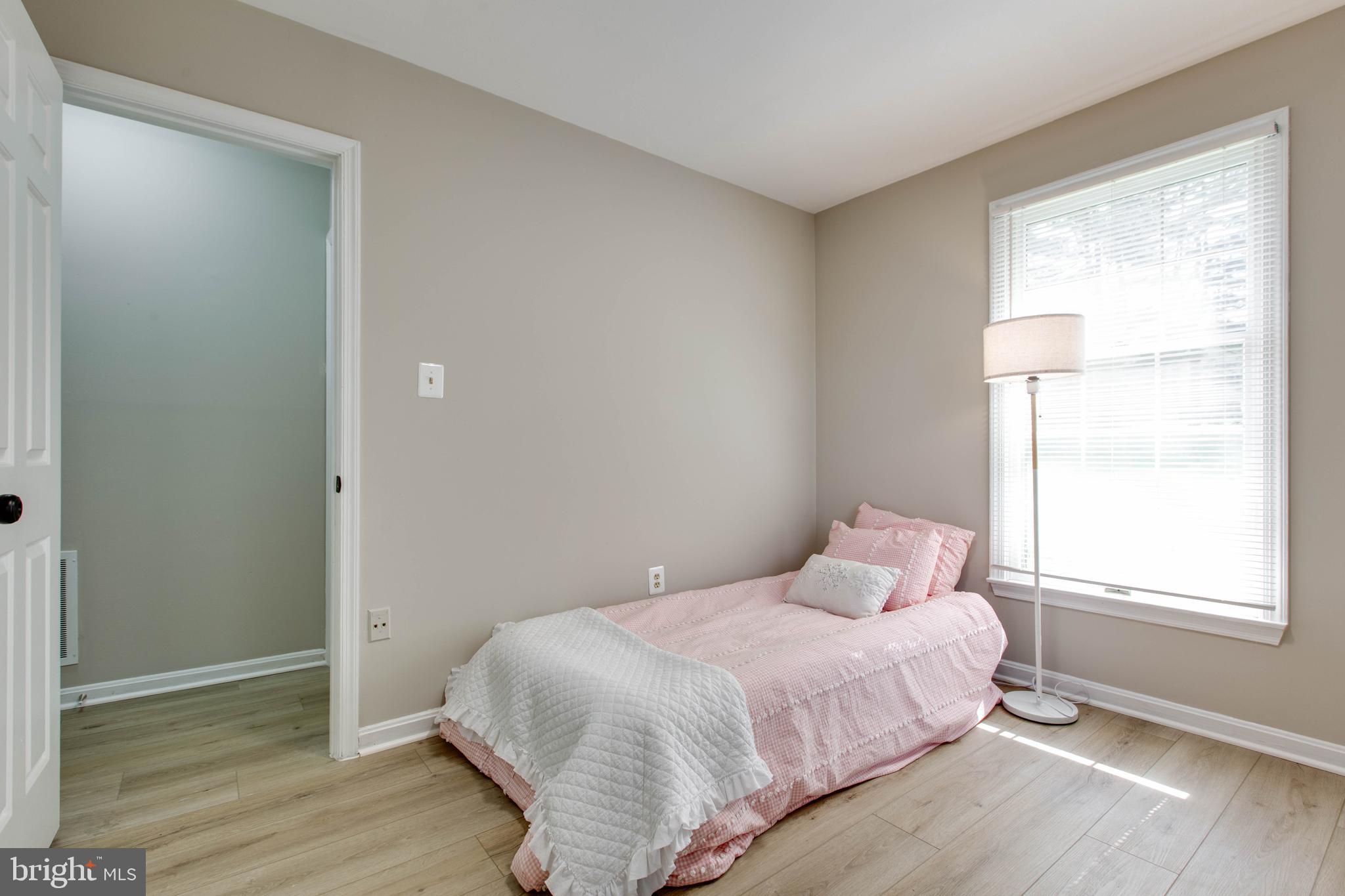 NAPLES MANOR - Residential