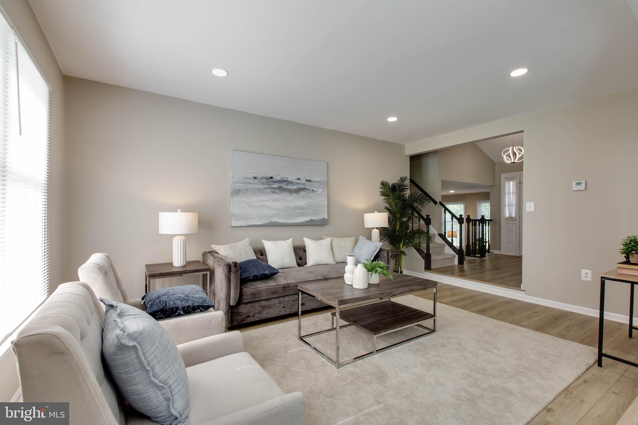 NAPLES MANOR - Residential