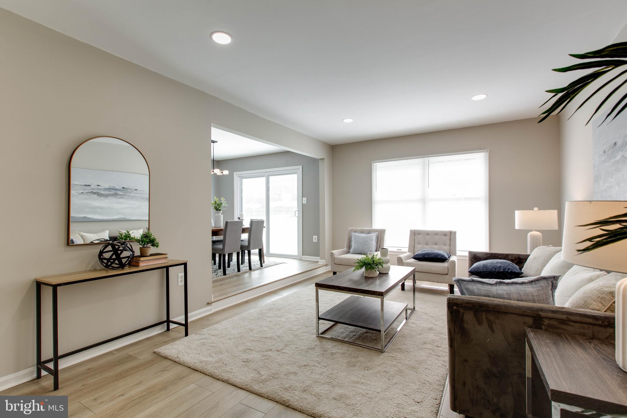 NAPLES MANOR - Residential