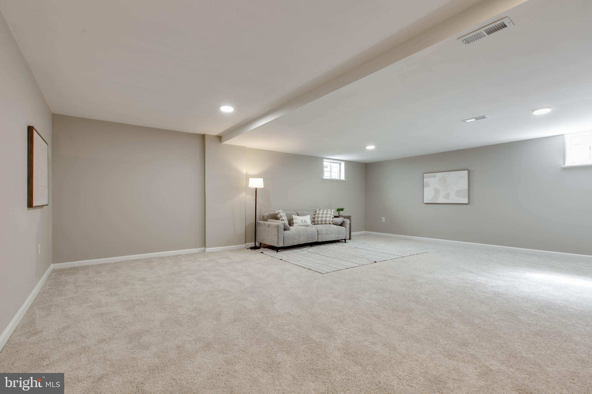 NAPLES MANOR - Residential