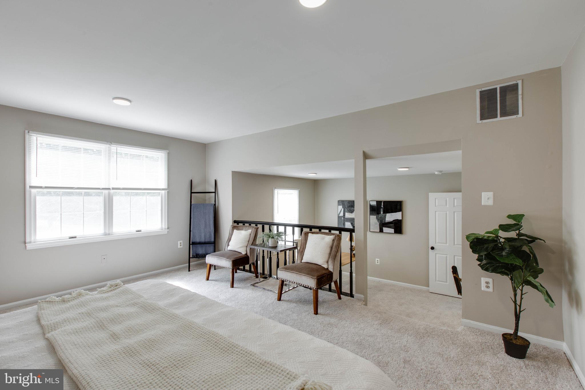 NAPLES MANOR - Residential