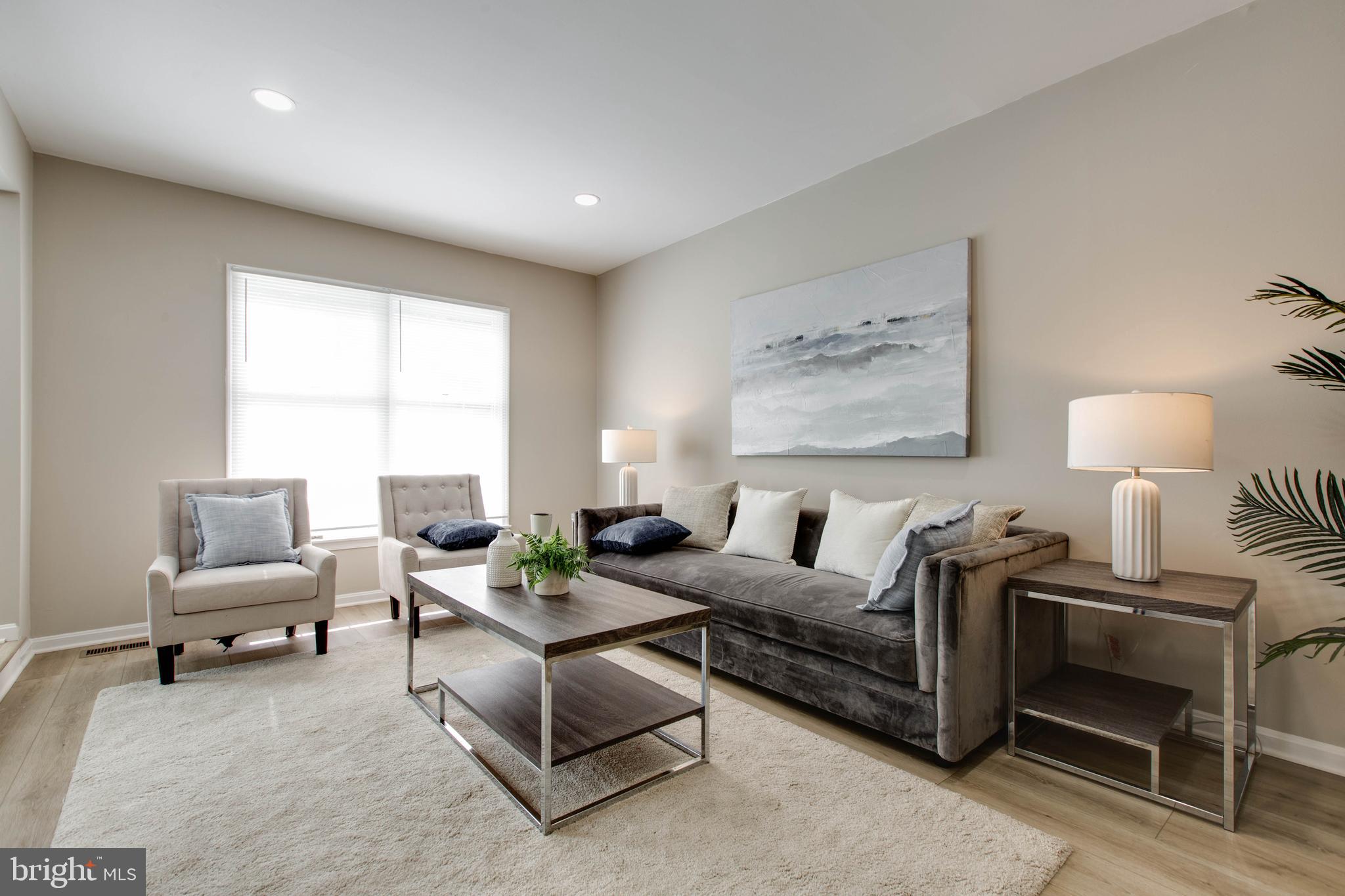 NAPLES MANOR - Residential