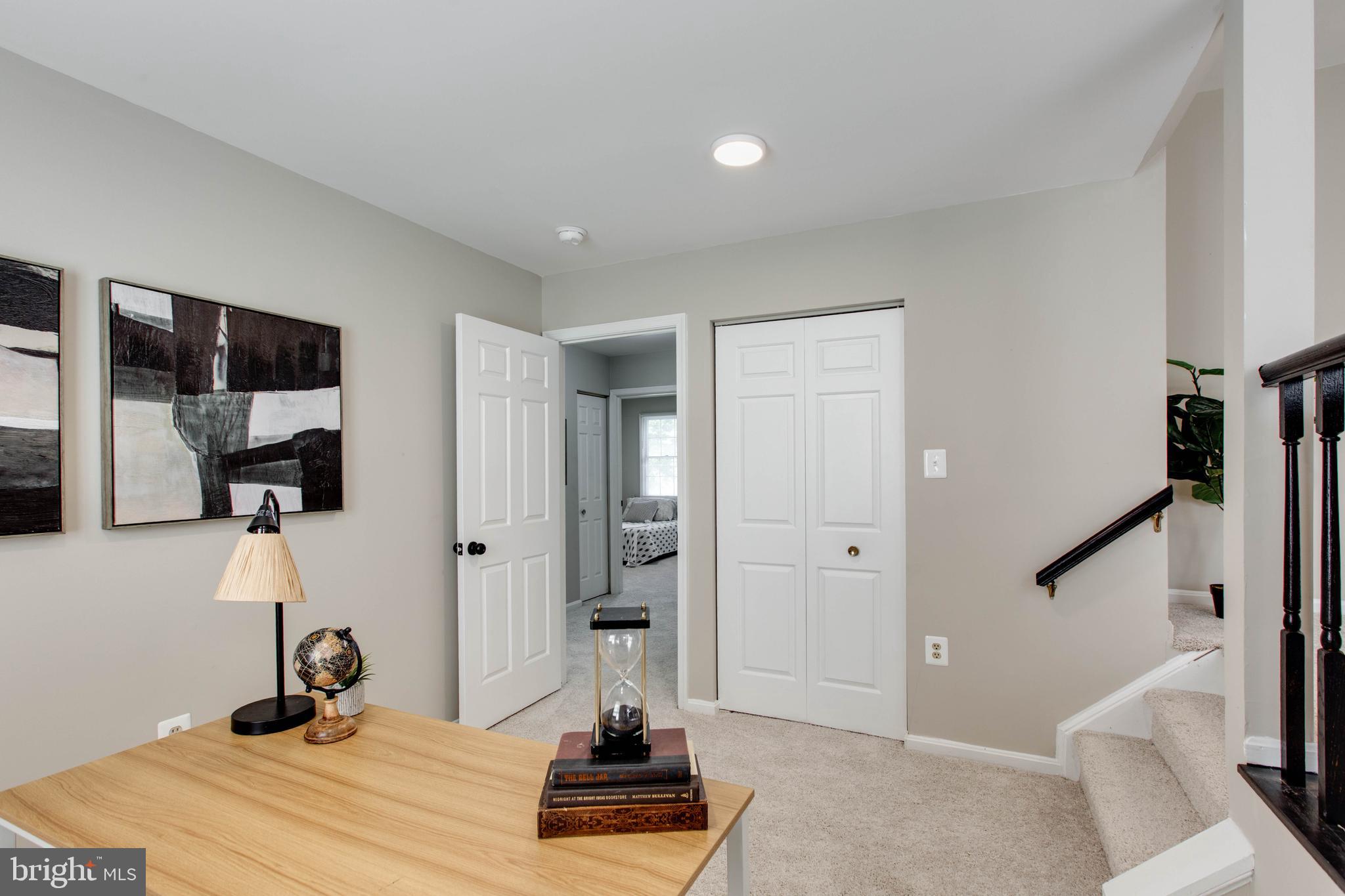 NAPLES MANOR - Residential