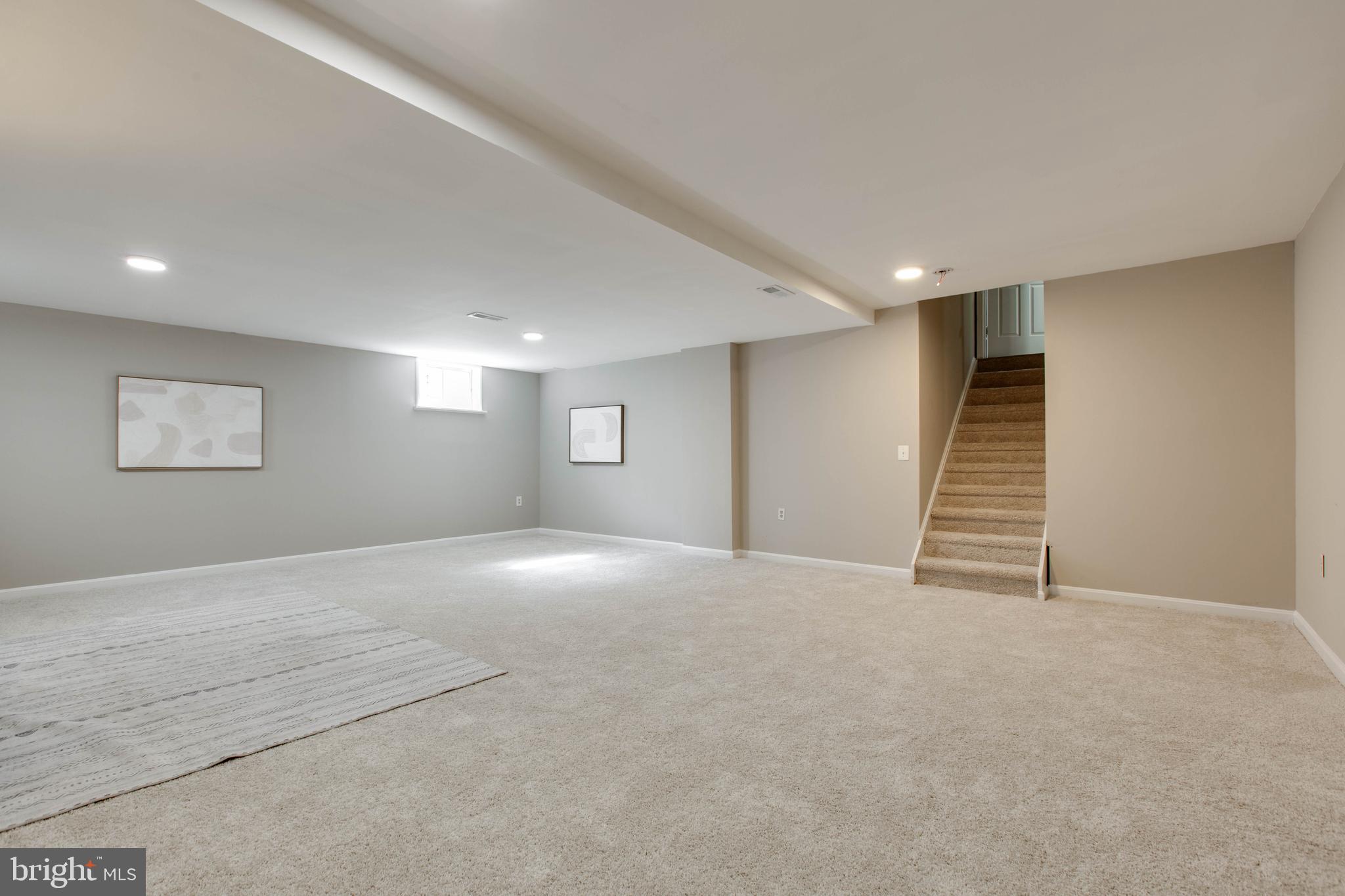 NAPLES MANOR - Residential