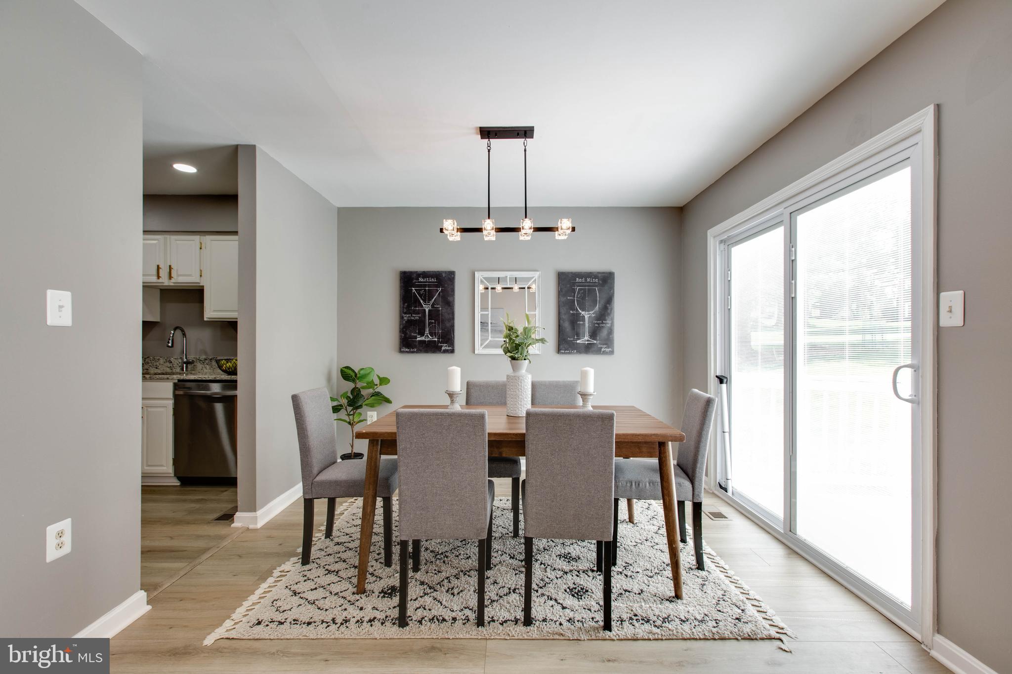 NAPLES MANOR - Residential