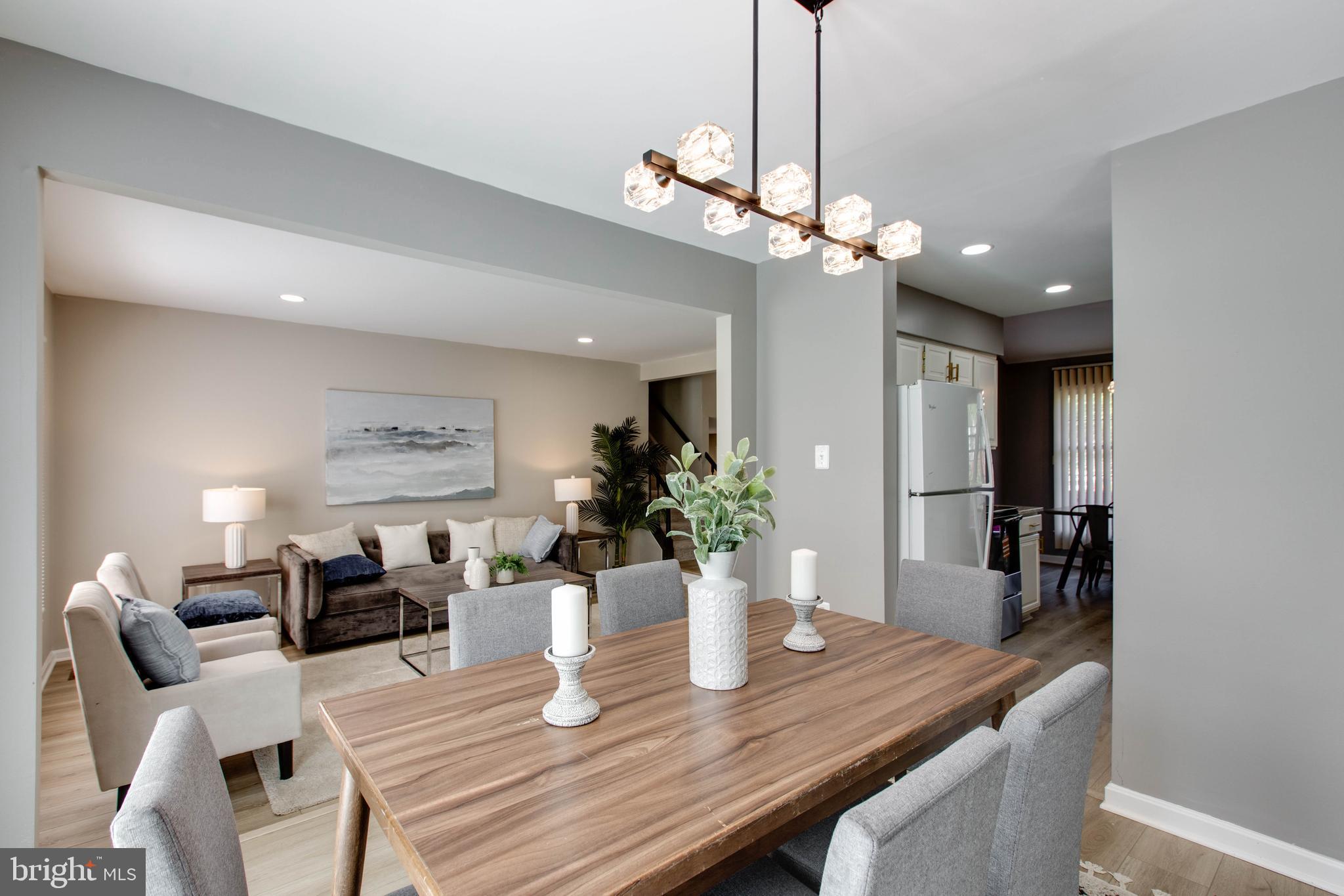 NAPLES MANOR - Residential
