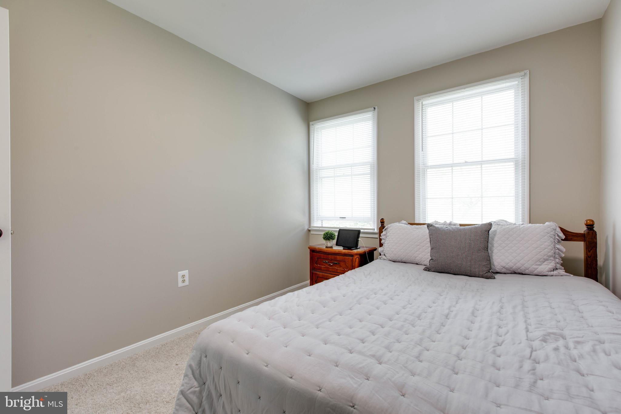 NAPLES MANOR - Residential