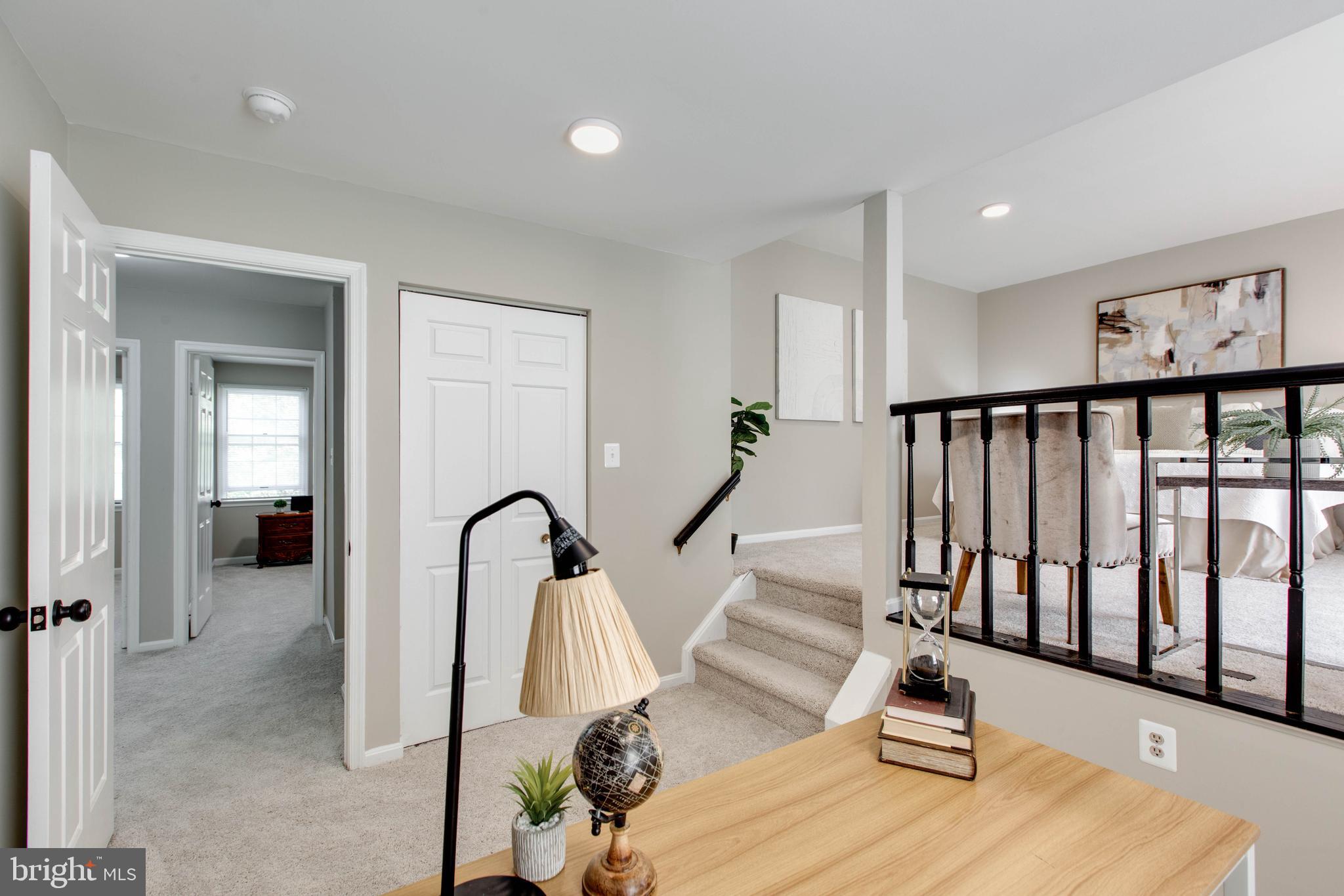 NAPLES MANOR - Residential