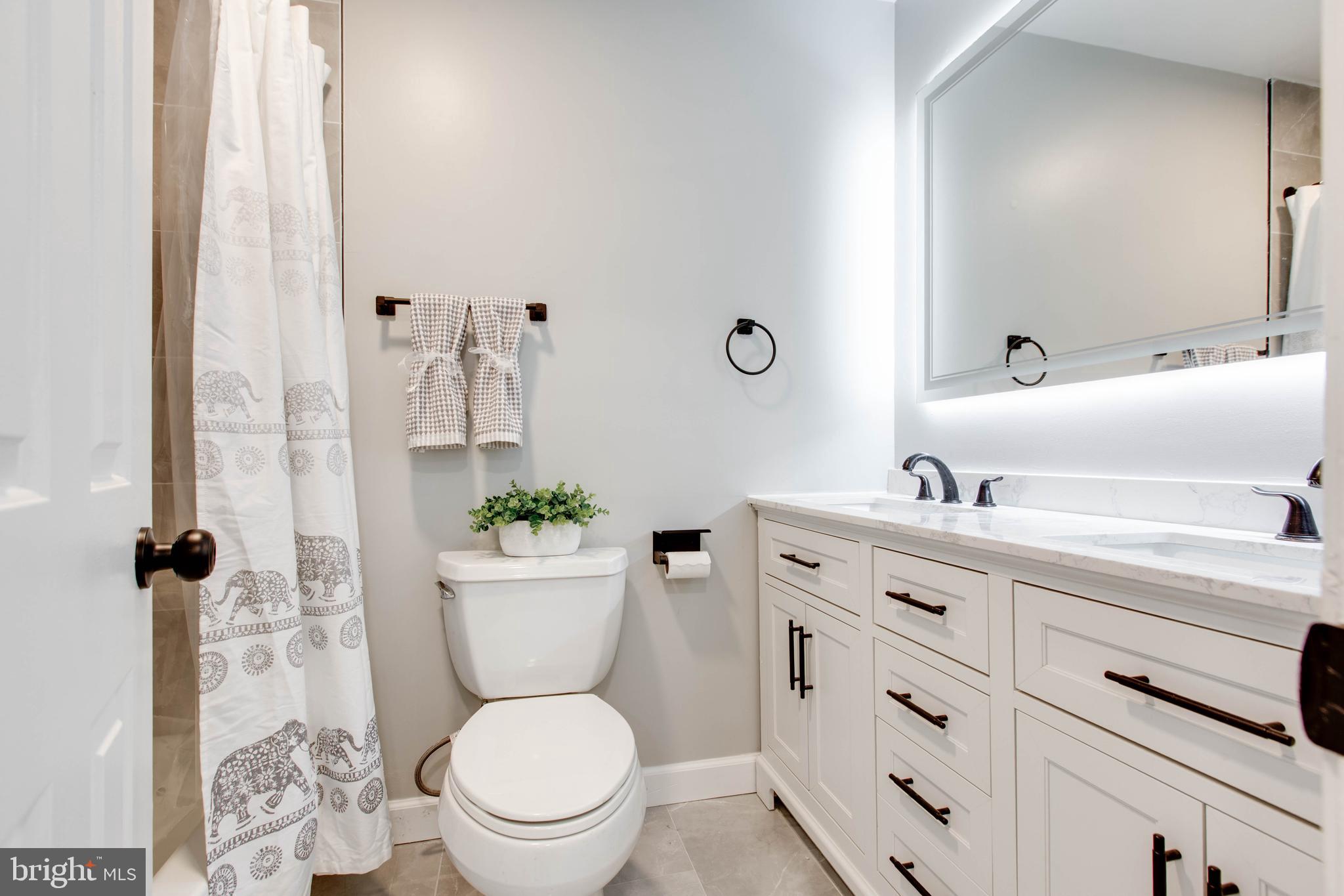 NAPLES MANOR - Residential