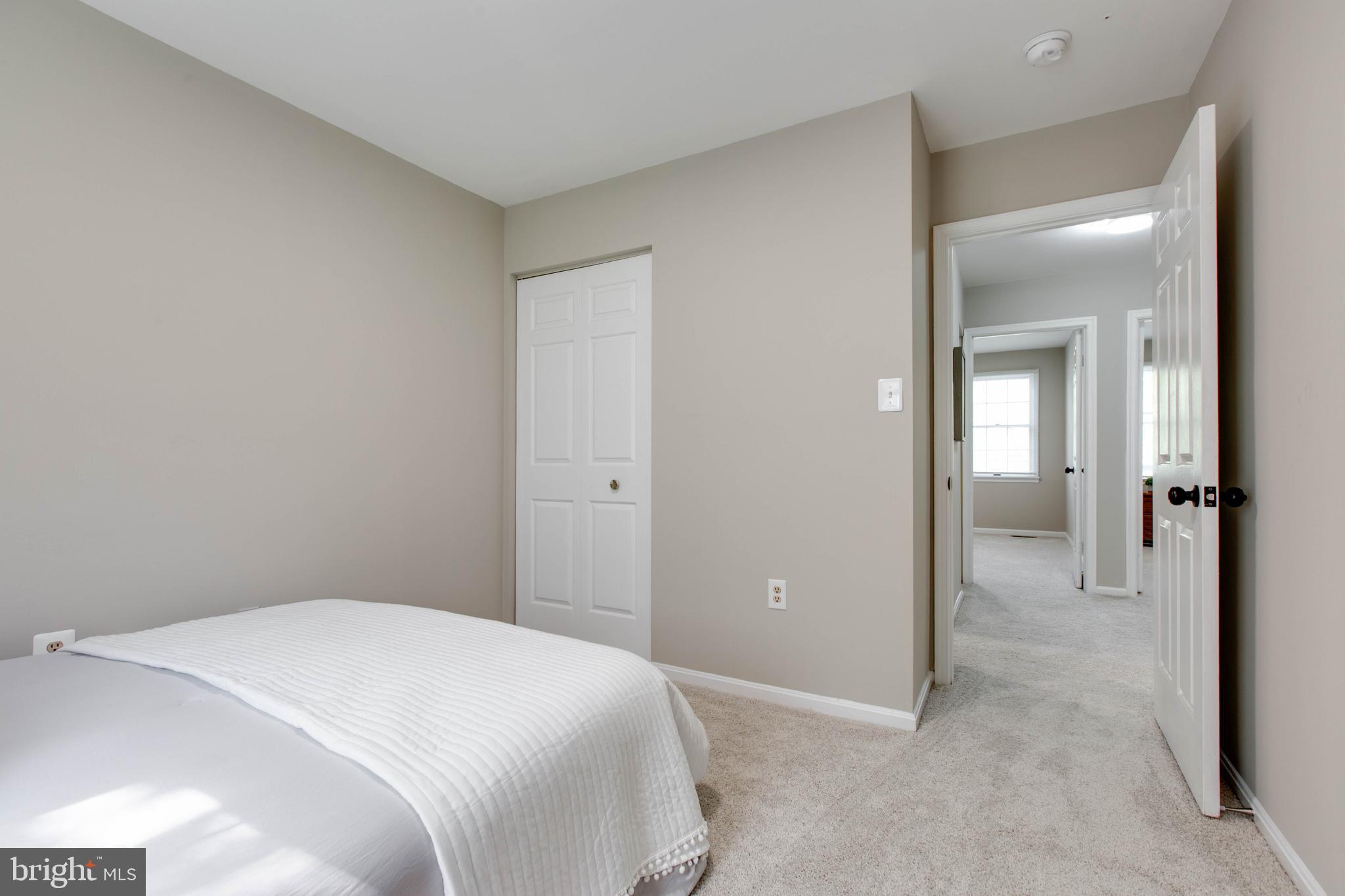 NAPLES MANOR - Residential
