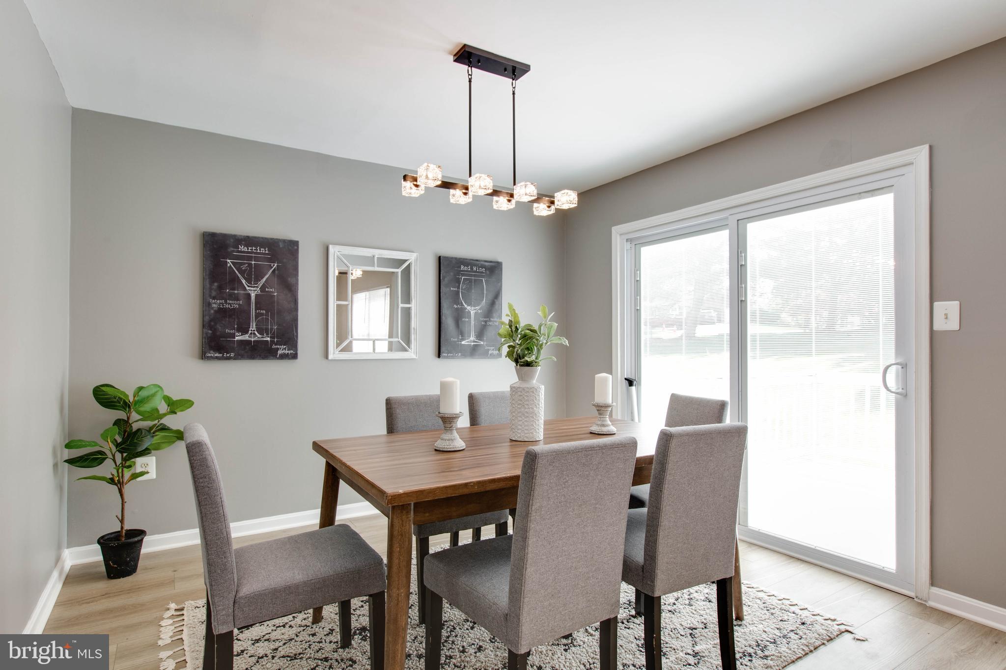 NAPLES MANOR - Residential
