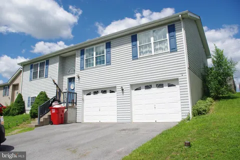 114 Galaxy Court, Martinsburg, WV 25404 - MLS#: WVBE2037602