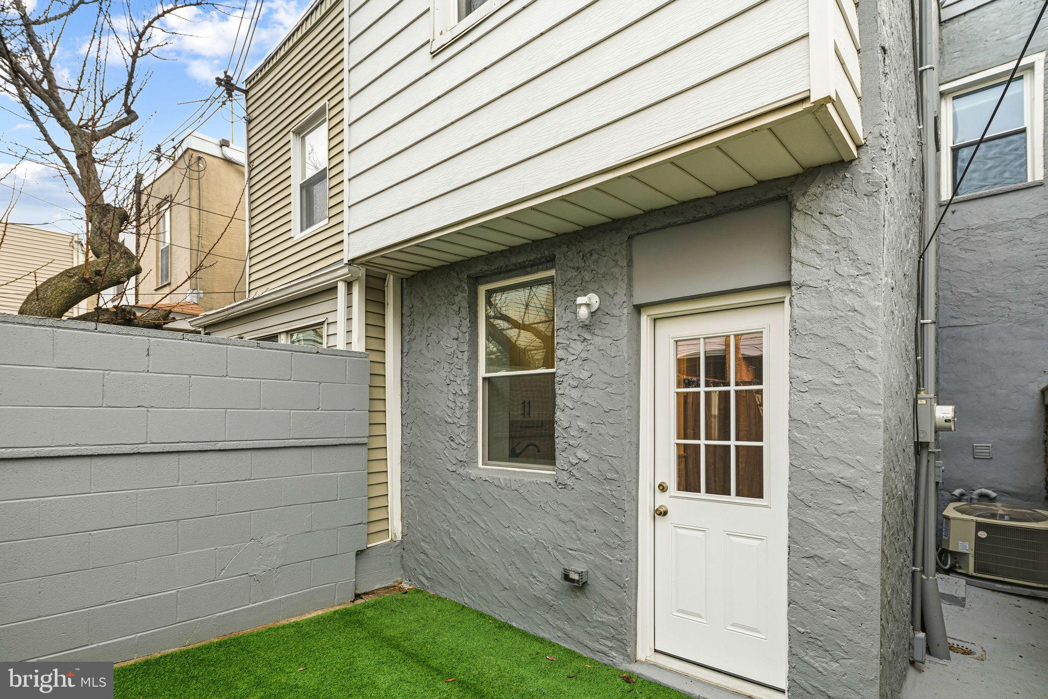 LOWER MOYAMENSING - Residential