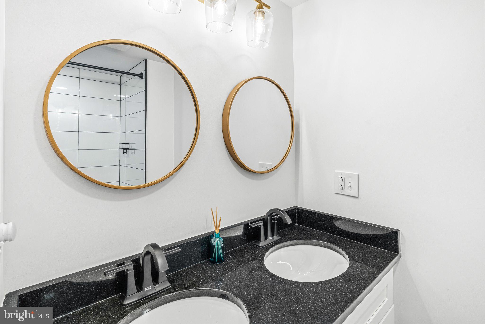 LOWER MOYAMENSING - Residential