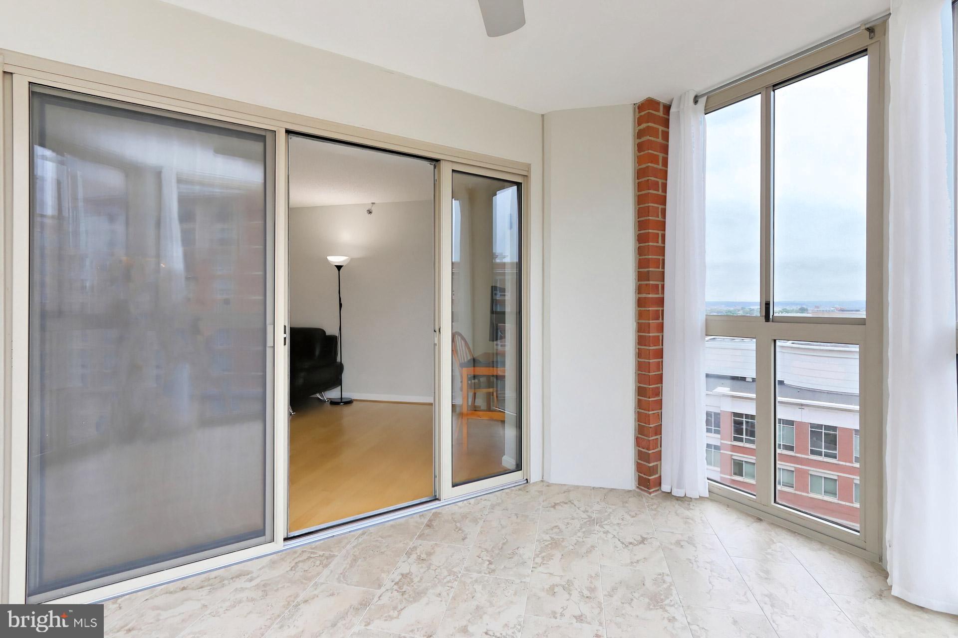 CARLYLE TOWERS - Residential