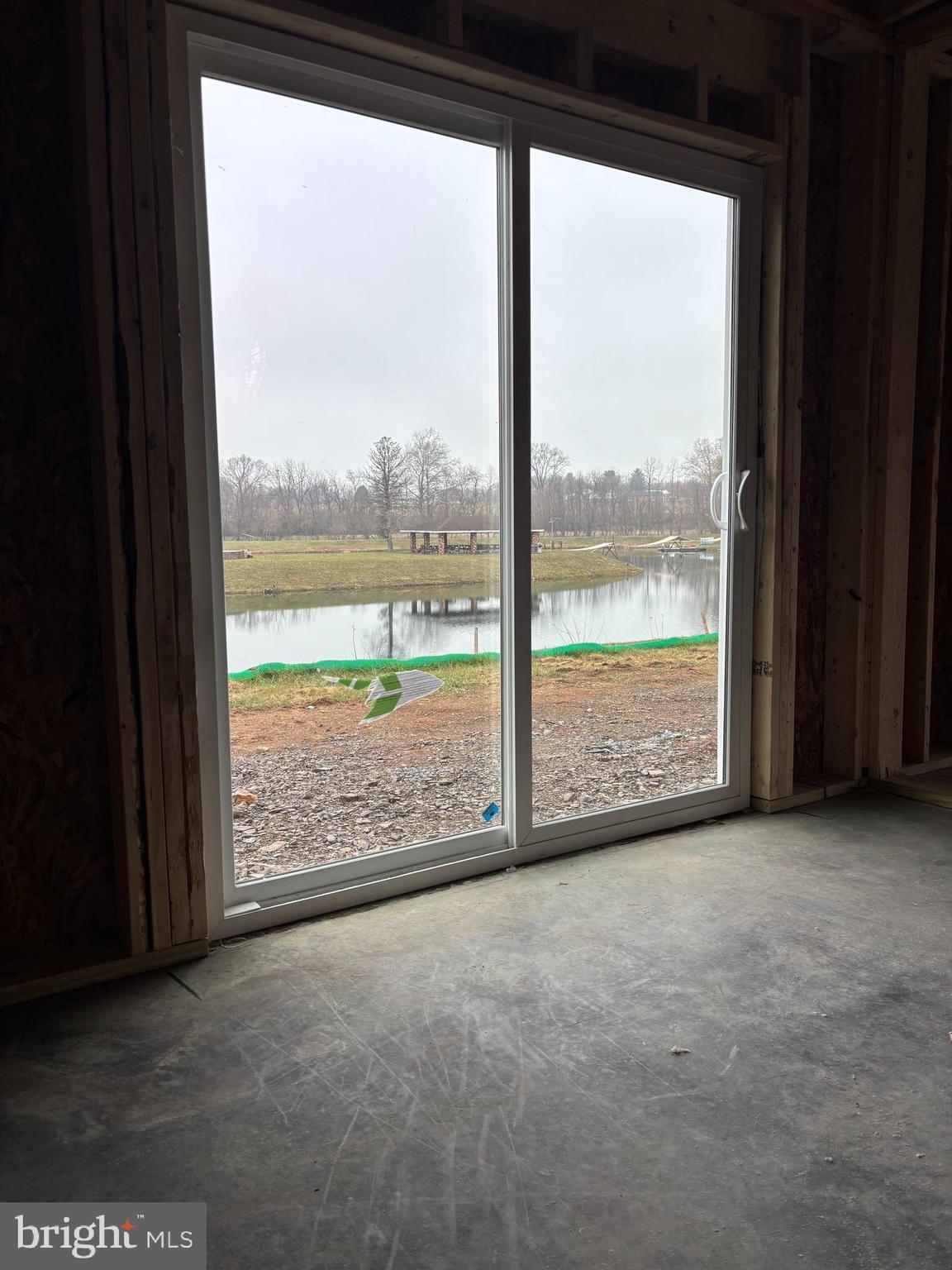 107 MEADOWCREEK DRIVE N