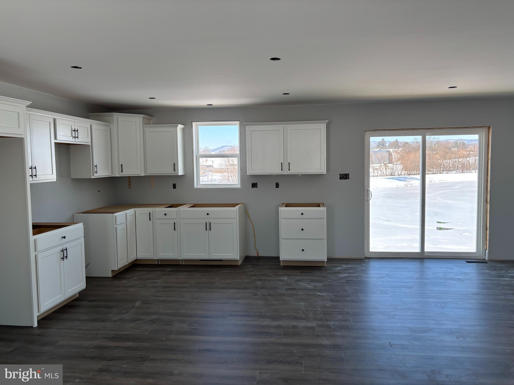 LAURICH ESTATES - Residential