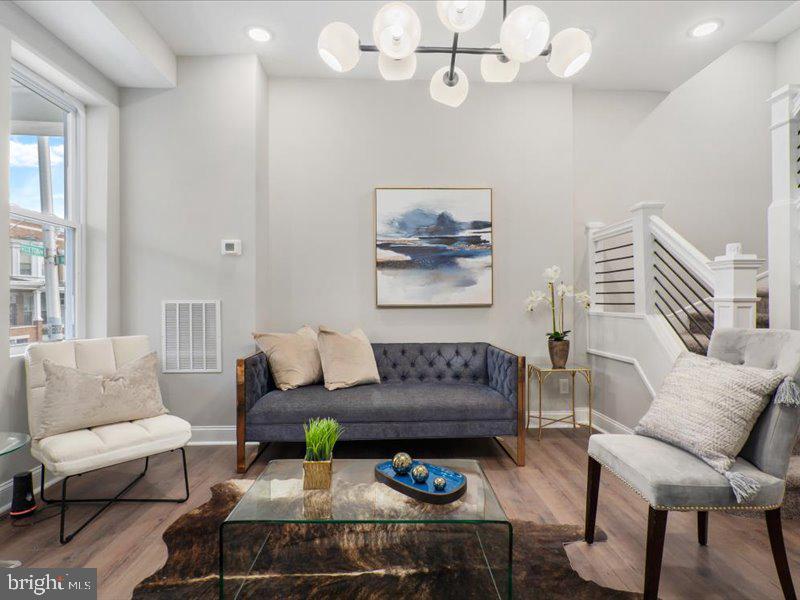 MONDAWMIN - Residential