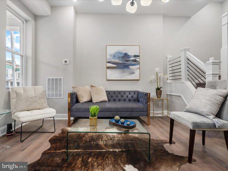 MONDAWMIN - Residential