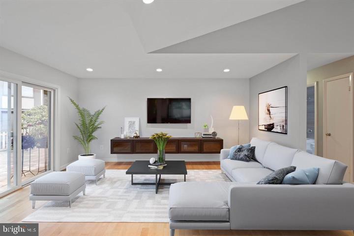 LAKE RIDGE - Residential Lease